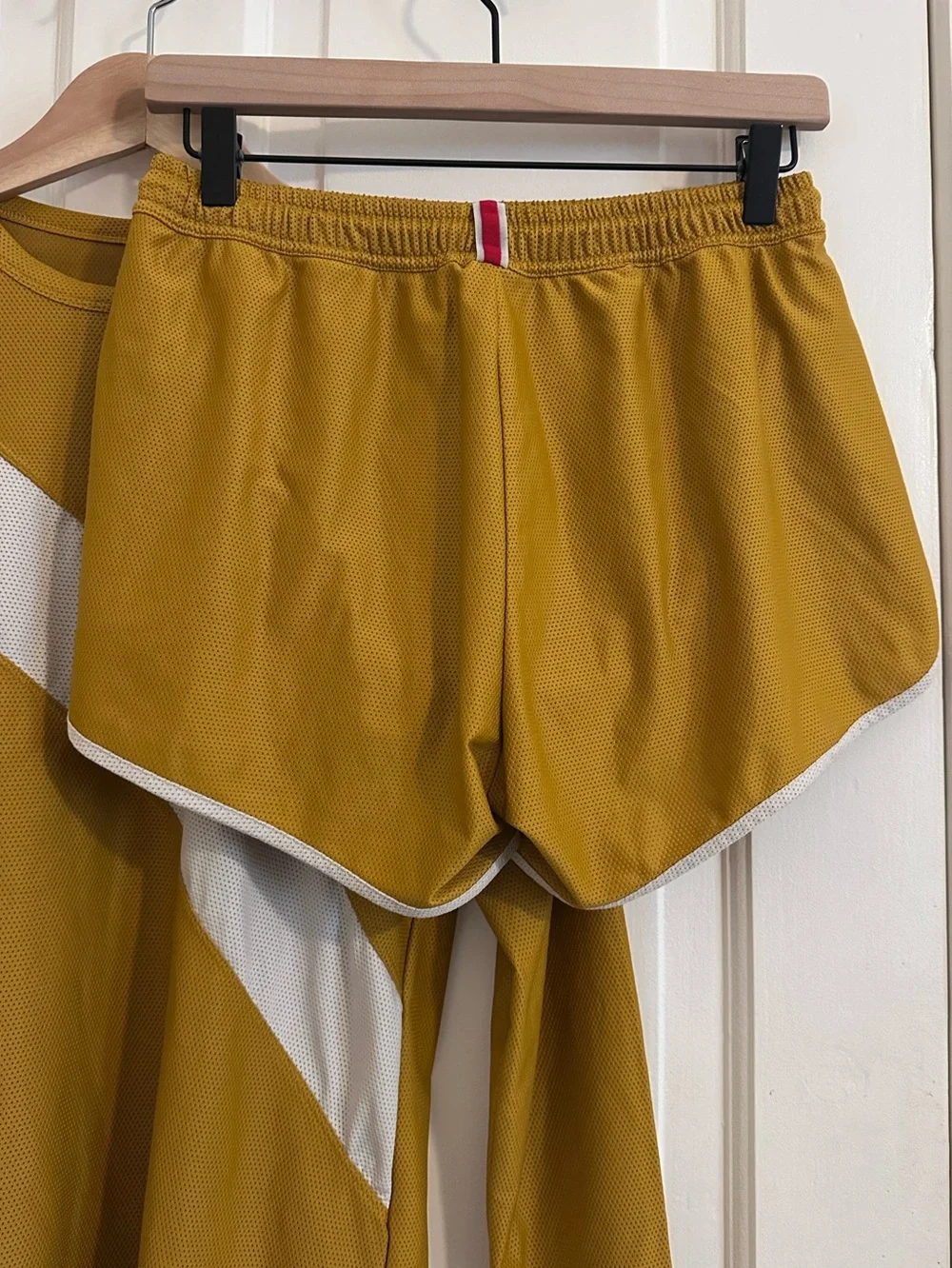 Tracksmith Van Cortlandt Singlet Long Sleeve Shorts Set Honey Gold Ivory Small - Picture 9 of 10